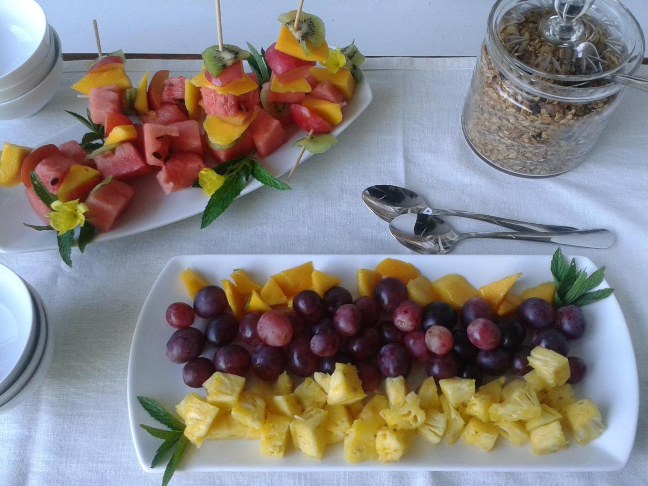 מונטאגו In Abundance Guest House מראה חיצוני תמונה