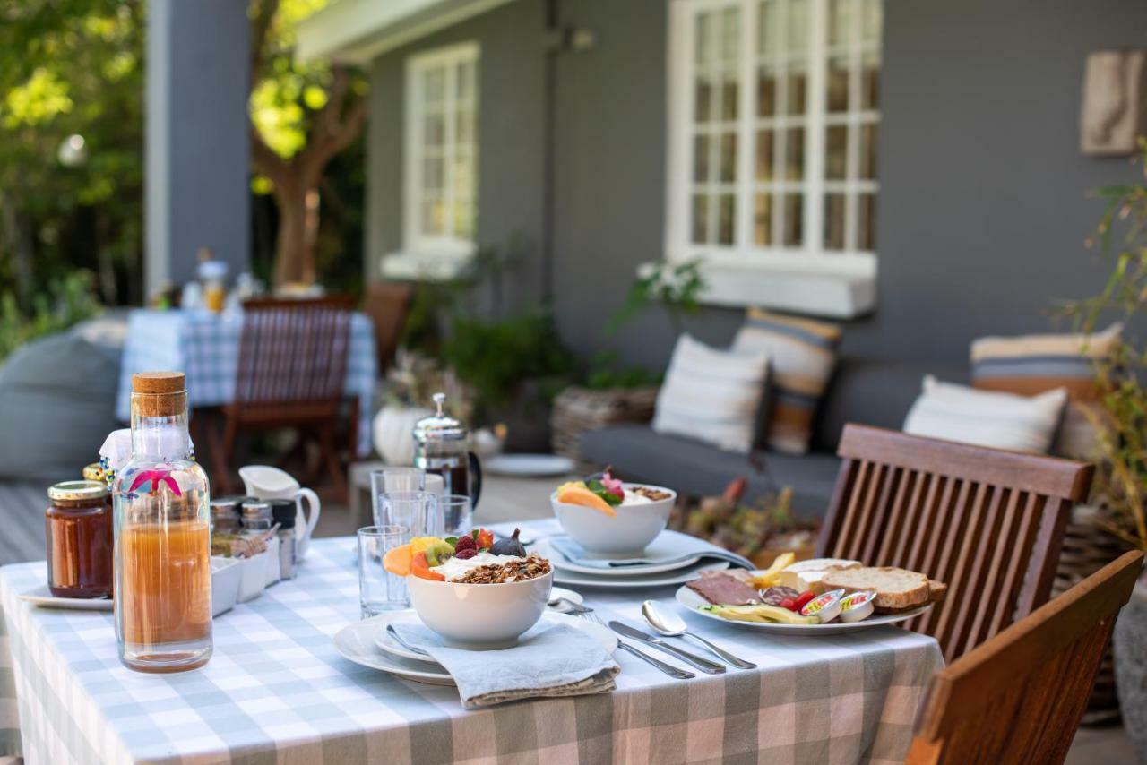 מונטאגו In Abundance Guest House מראה חיצוני תמונה