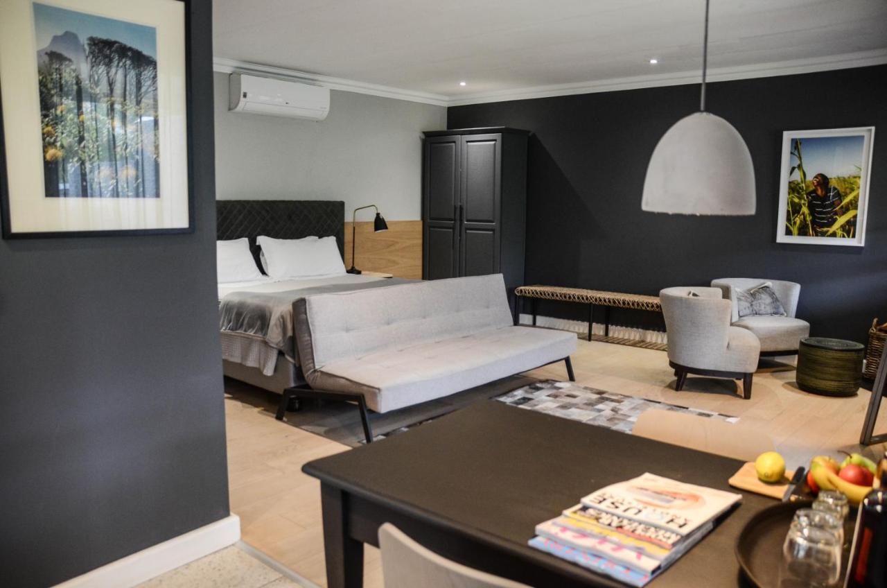 מונטאגו In Abundance Guest House מראה חיצוני תמונה